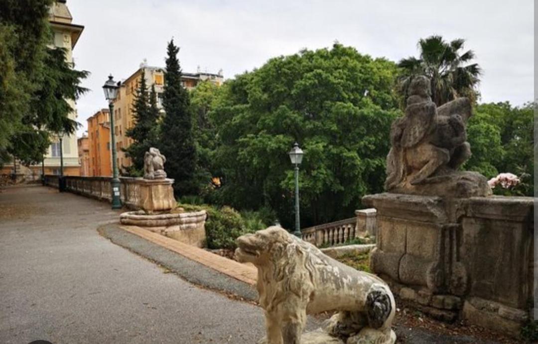 Ampio Appartamento Con 2 Posti Auto E Cortile Janov Exteriér fotografie
